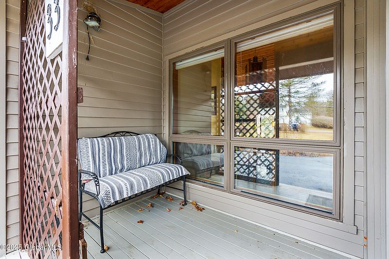 5th image of 33 Crow Ridge Road