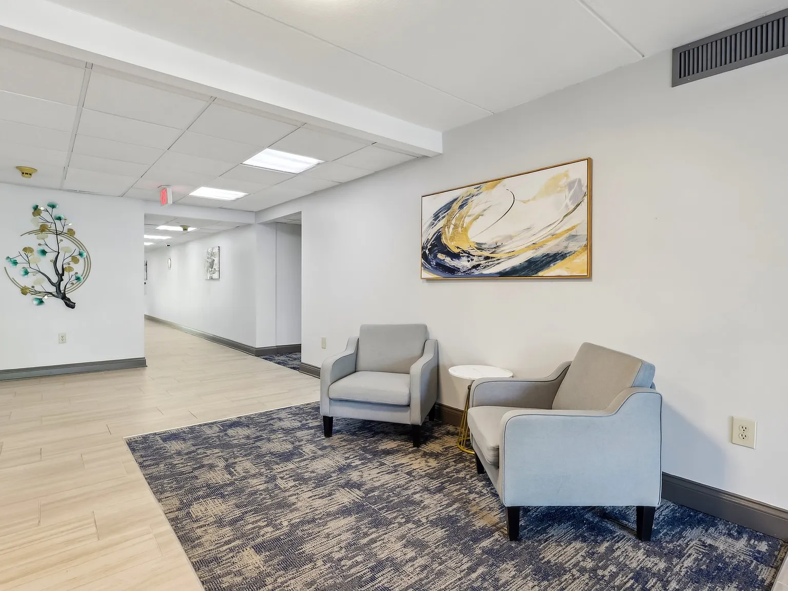 Amberson Plaza — Photo 1
