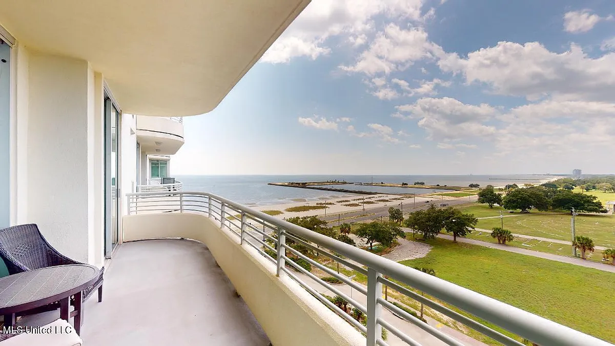Photo 1 of 26 - 2060 Beach Blvd #601 - Biloxi, MS Primary Photo - 2060 Beach Blvd #601
