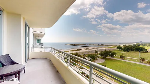 2060 Beach Blvd Photo 1
