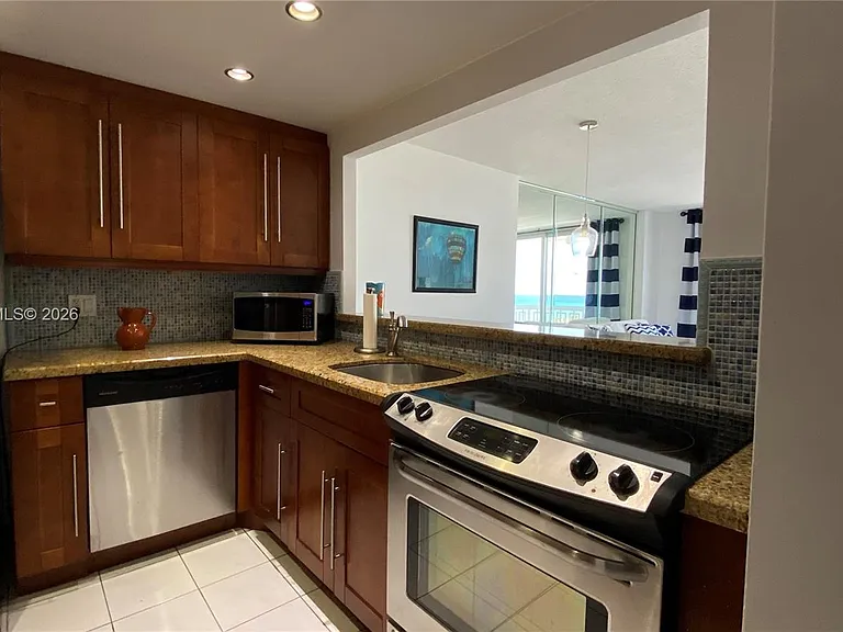 401 Ocean Dr #722 — Photo 18