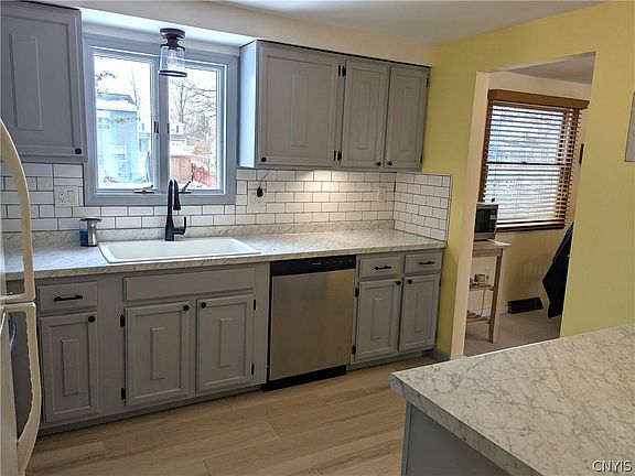 3rd image of 8046 Bamm Hollow Rd