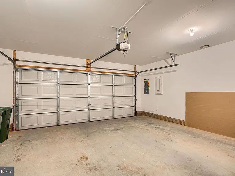 11129 Reisterstown Rd — Photo 28