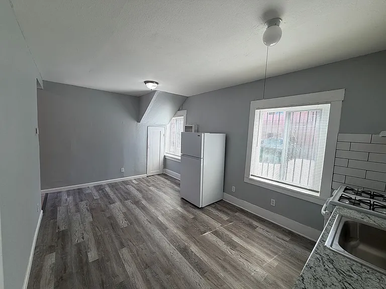 1128 Raymond Ave #12A — Photo 4