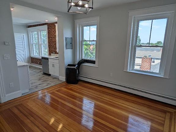 4th image of 48 Essex St APT 10