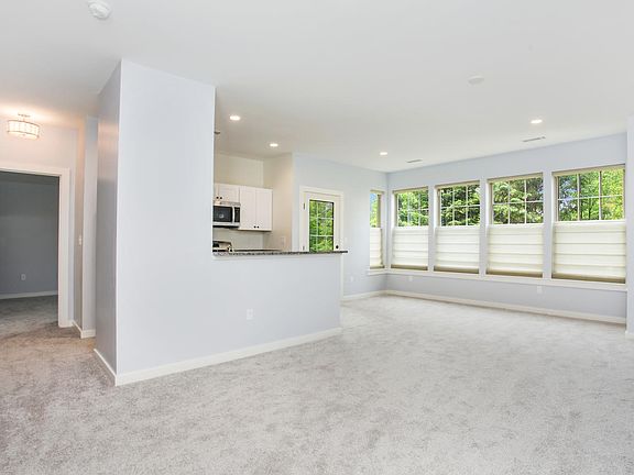 3rd image of 100 Richards Ave APT 207