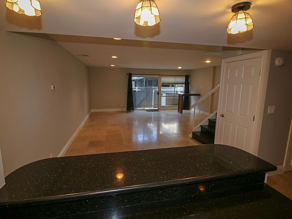 3rd image of 5447 Zelzah Ave APT 102