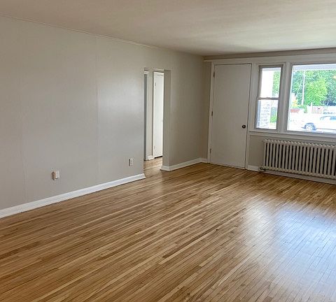 2nd image of 1094 Athlone St
