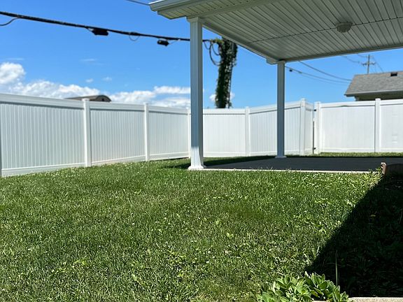 5th image of 105 Cortland Ct #105