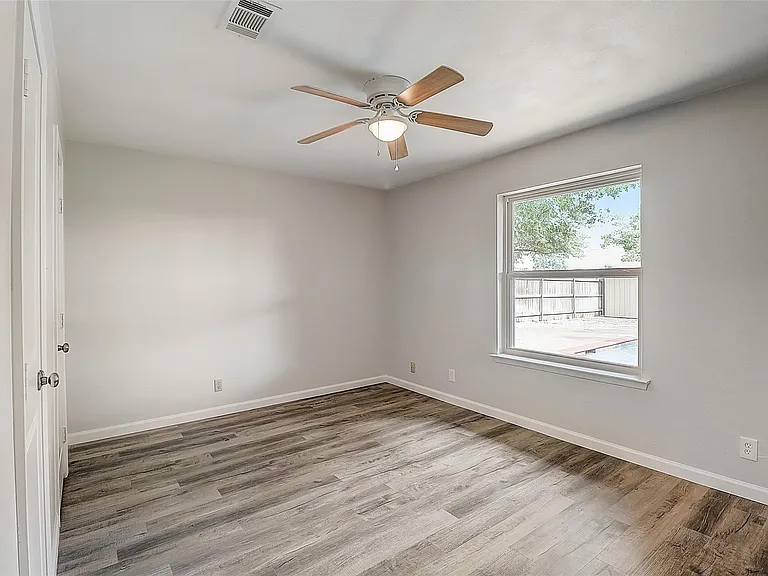 607 Field St — Photo 21