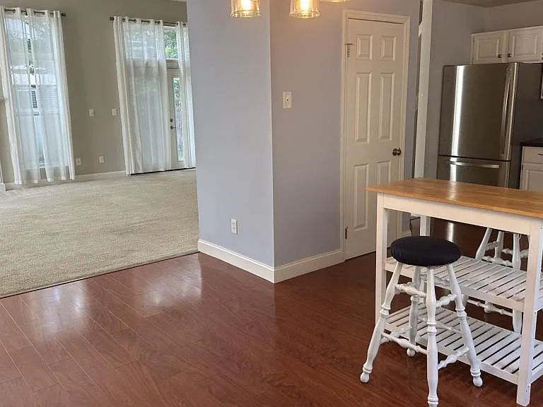 21 Skylark Dr — Photo 6