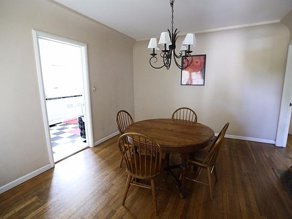 5th image of 1741 N Farris Ave