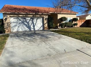 37500 Penara St, Palmdale, CA 93552