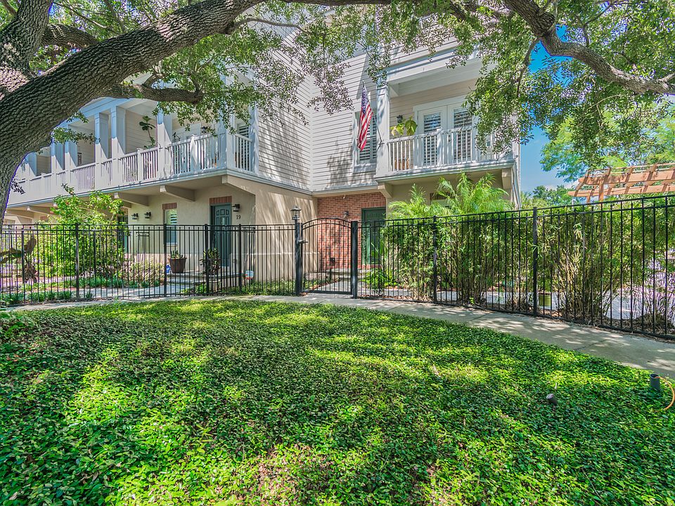 Gorgeous end unit townhome..