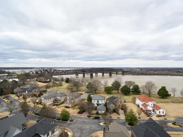 717 Riverside Dr #1205, Memphis, TN 38103