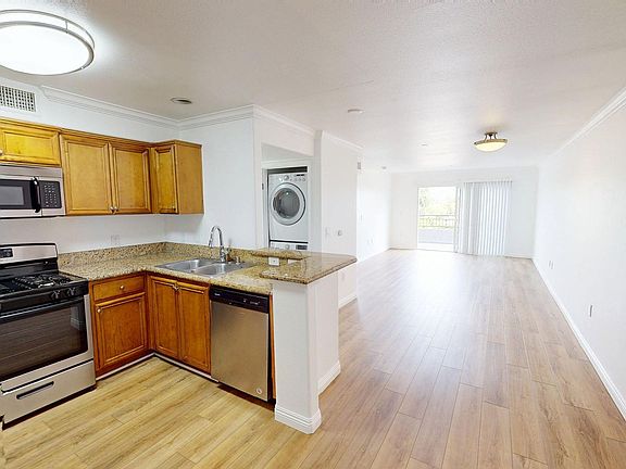 2nd image of 7925 Ventura Canyon Ave Unit 401