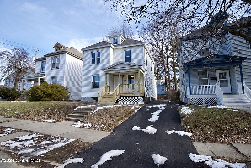4th image of 1684 Avenue B