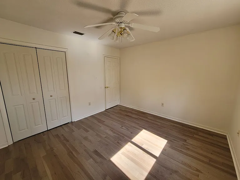 5081 Cypress Lake Dr — Photo 12