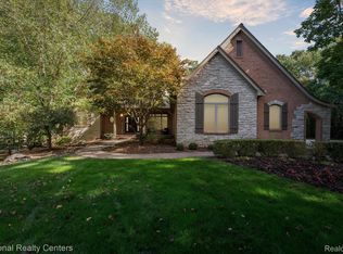 1569 Gleneagles, Highland, MI 48357