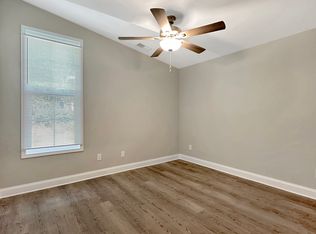 3200 Accabee Rd #E, North Charleston, SC 29405