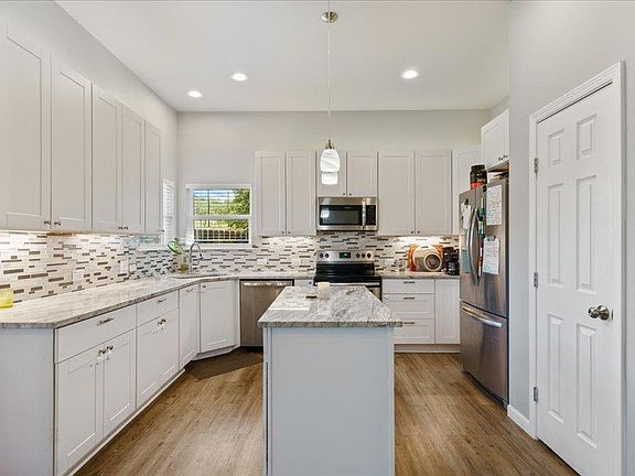 3rd image of 306 Songwood Dr