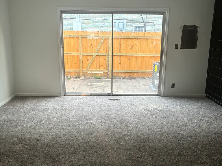 2869 Washington Ave — Photo 6