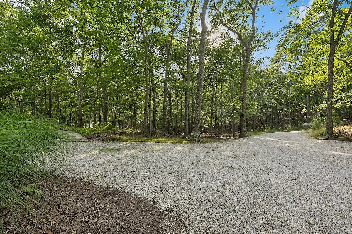 A Hidden Gem in Amagansett's Devon Colony — Photo 3