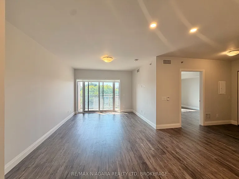 5698 Main St #405 — Photo 5