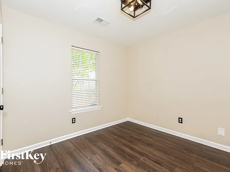 2033 Greenhill Pass — Photo 12
