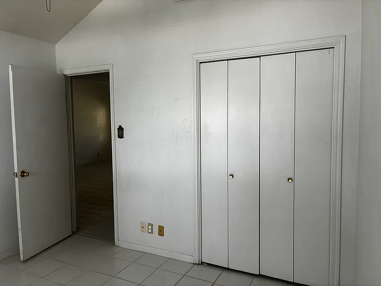 4605 High Pointe Dr — Photo 12