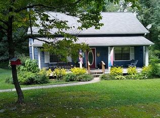 1052 Beaver Dam Rd, Hoschton, GA 30548