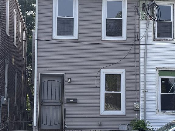 2nd image of 2056 E Haines St