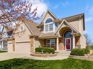 928 SW 33rd St, Lees Summit, MO 64082