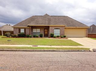 426 Silver Hl, Pearl, MS 39208