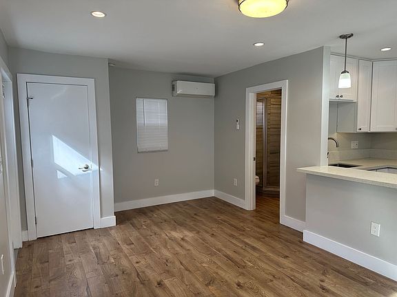 3rd image of 4550 42nd St