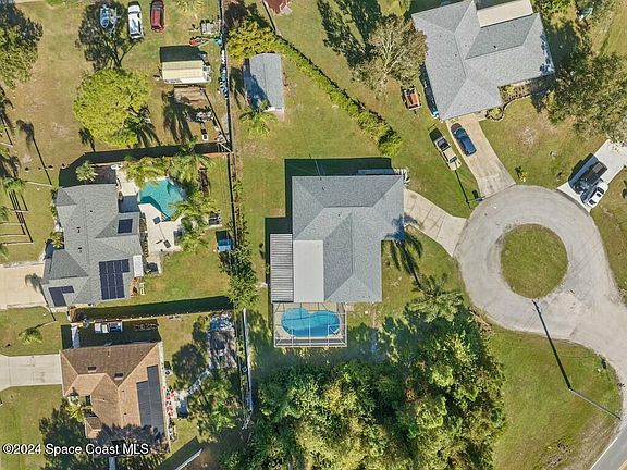 2nd image of 1210 Green Ct SE