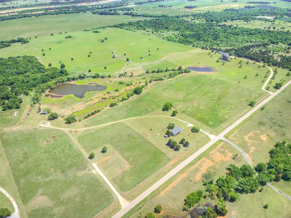 8800 N Coltrane Rd, Guthrie, OK 73044