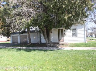 213 NE 4th St, Aledo, IL 61231