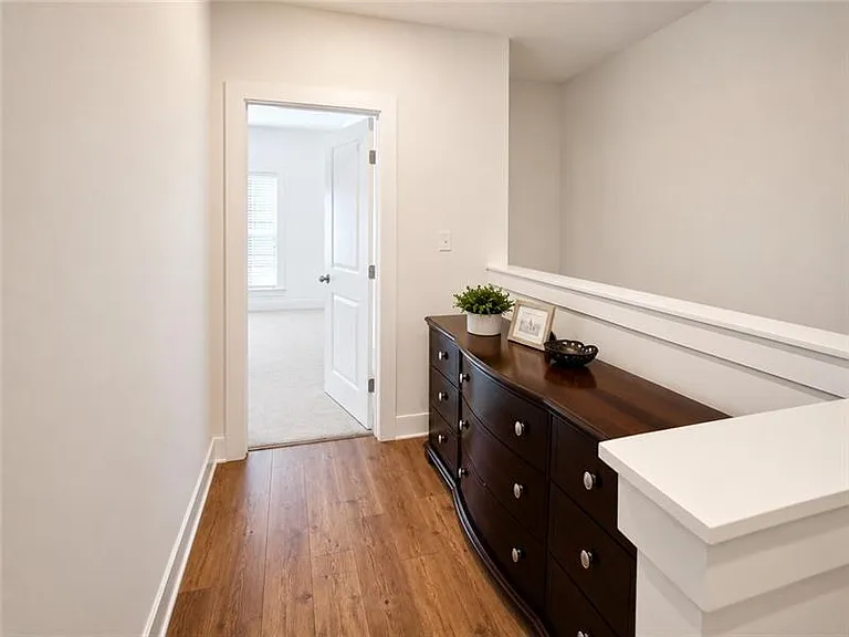 121 E Main St — Photo 18