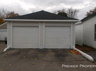 729 Cumberland Hill Rd, Woonsocket, RI 02895