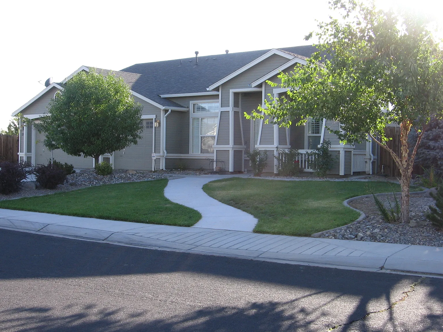 325 Hidden Oaks Dr photo 1