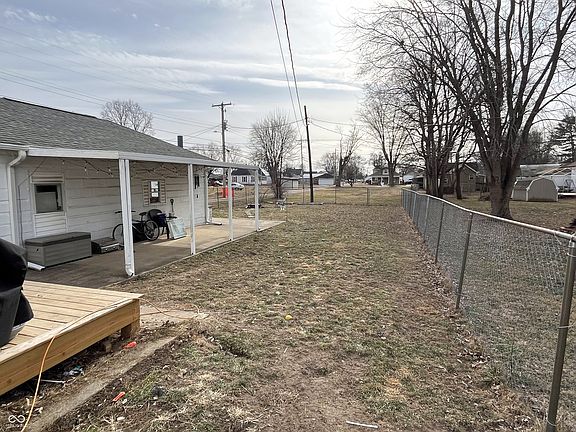 4th image of 938 Matthews St