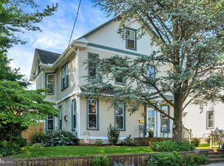 414 E Chestnut St, Cleona, PA 17042