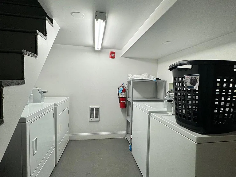 235 Columbia St #1 — Photo 4