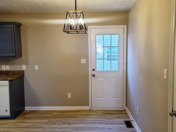4th image of 378 Kenlee Cir Unit 2