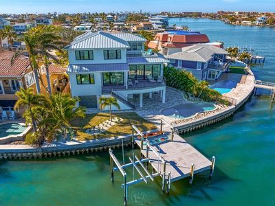 16119 6th St E, Redington Beach, FL, 33708