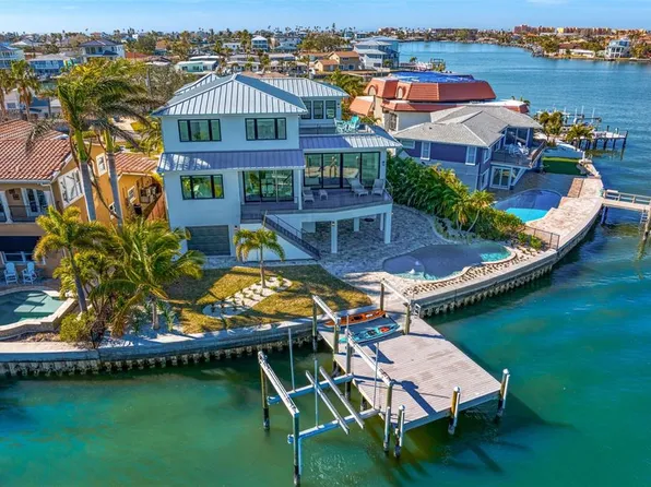 16119 6th St E, Redington Beach, FL 33708