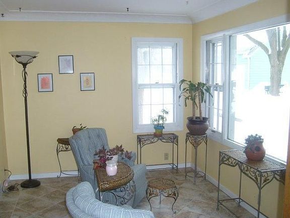 Sunroom w/heated floor