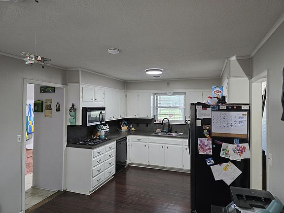 3rd image of 1019 16th Ave NE