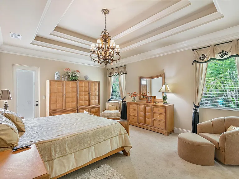 483 S Barfield Dr — Photo 19